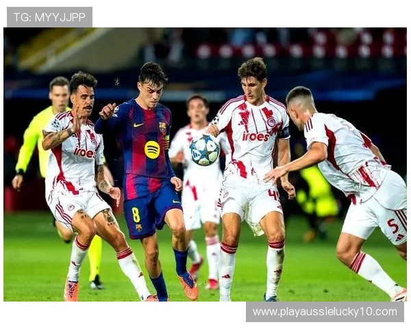 奥林匹亚科斯2-1客胜阿贾克斯，紧凑防守化解传控体系